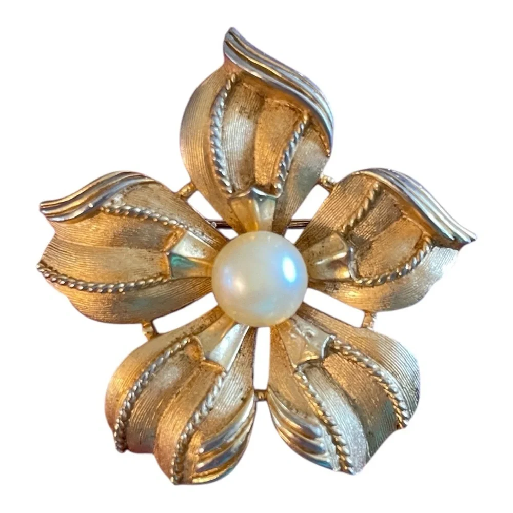 Crown Trifari crown trifari